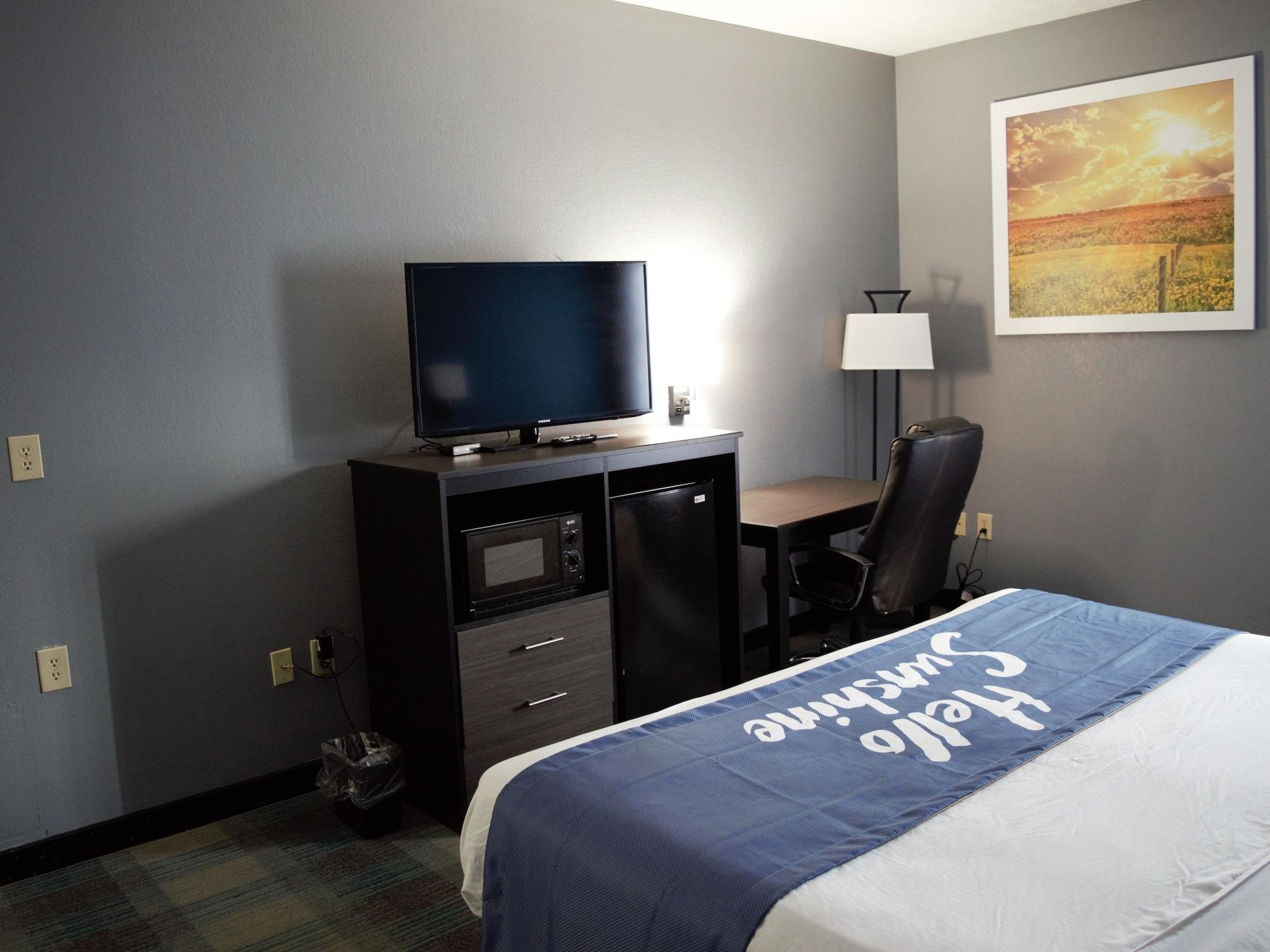 Days Inn By Wyndham Montgomery Dış mekan fotoğraf