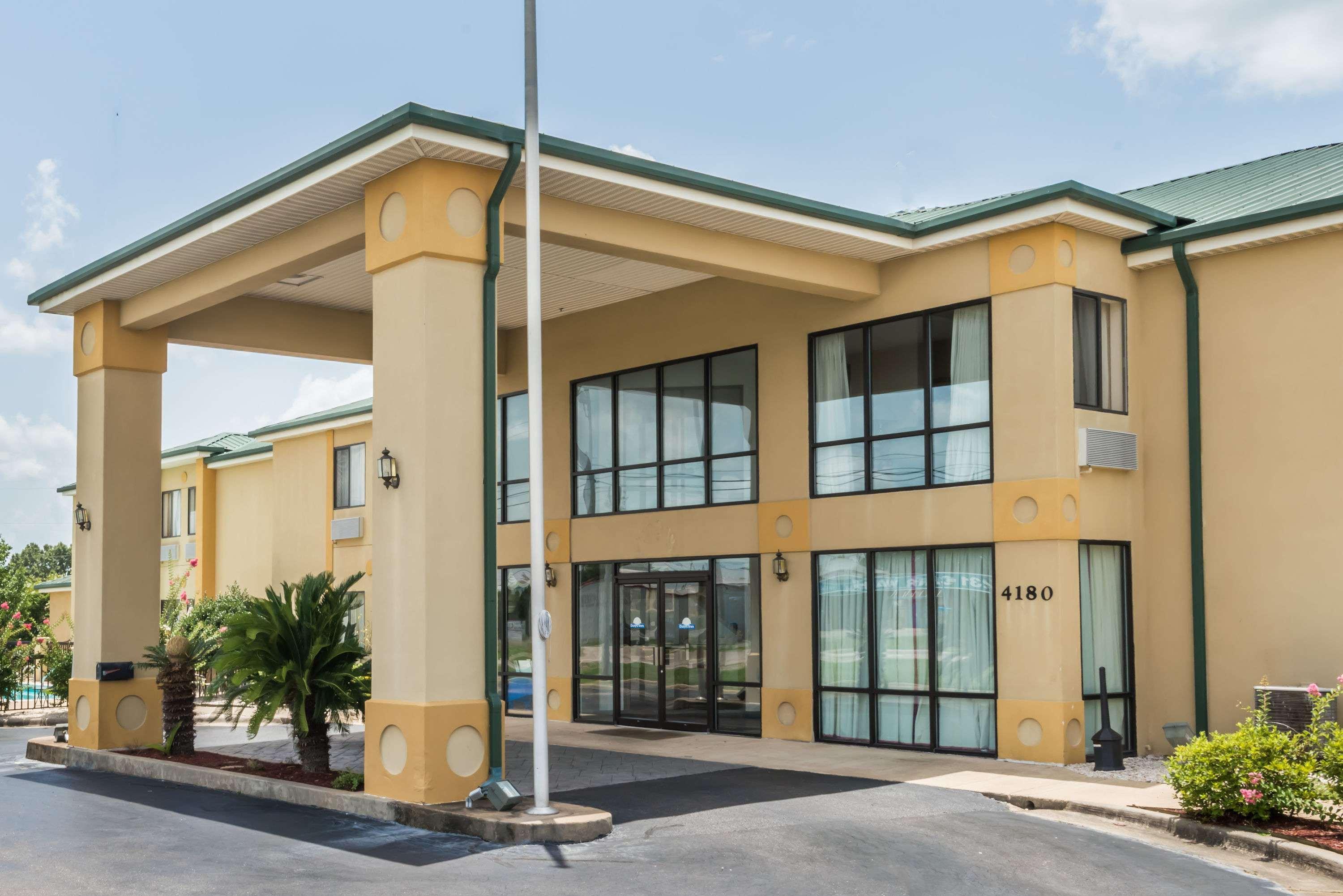 Days Inn By Wyndham Montgomery Dış mekan fotoğraf