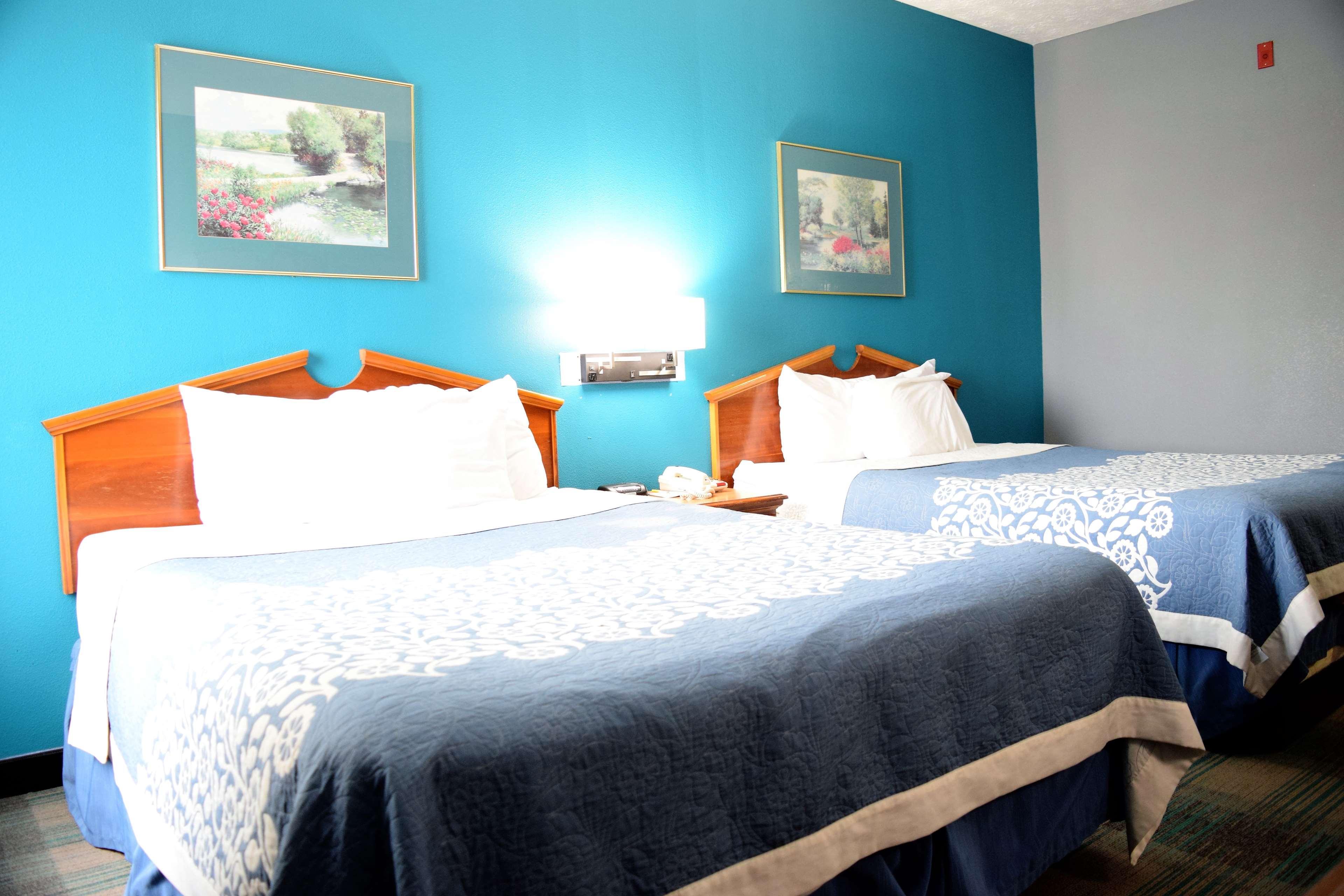 Days Inn By Wyndham Montgomery Dış mekan fotoğraf