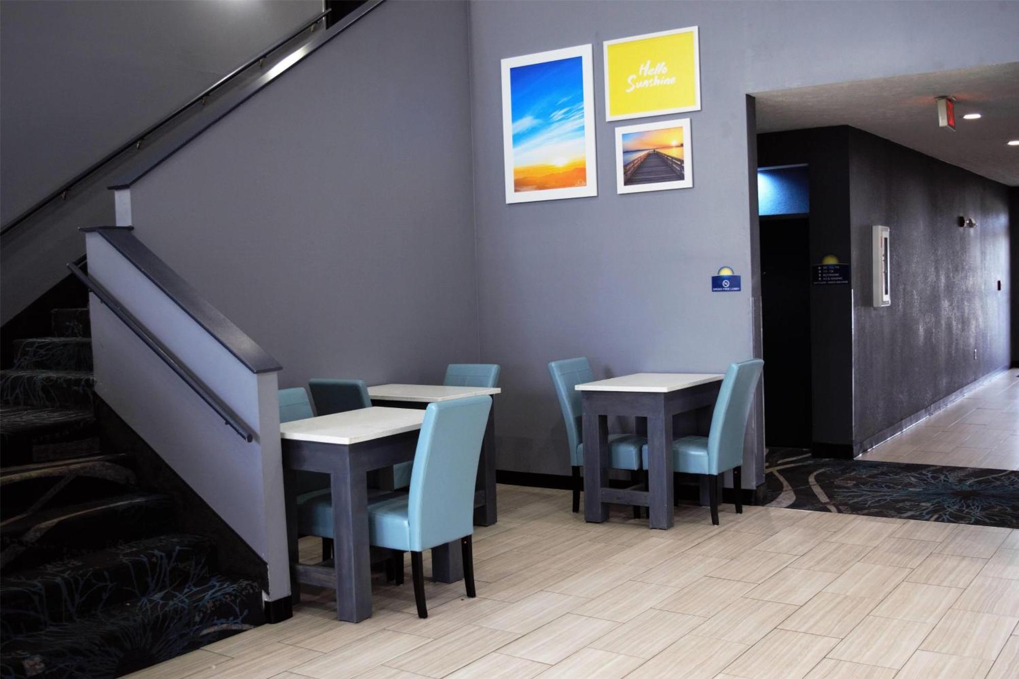 Days Inn By Wyndham Montgomery Dış mekan fotoğraf