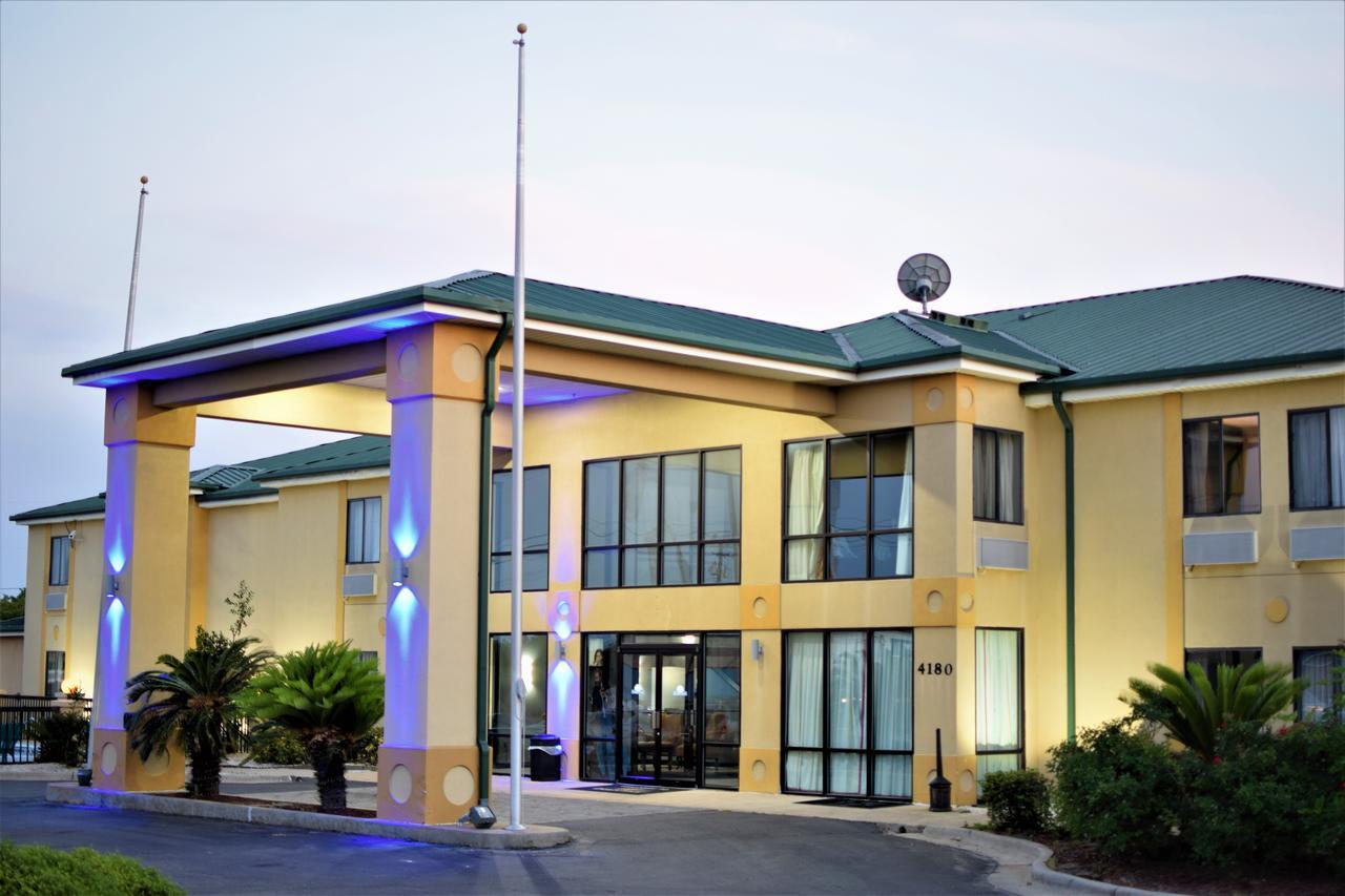 Days Inn By Wyndham Montgomery Dış mekan fotoğraf
