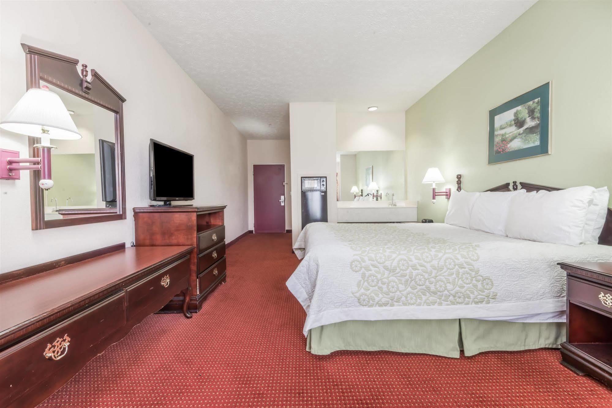 Days Inn By Wyndham Montgomery Dış mekan fotoğraf