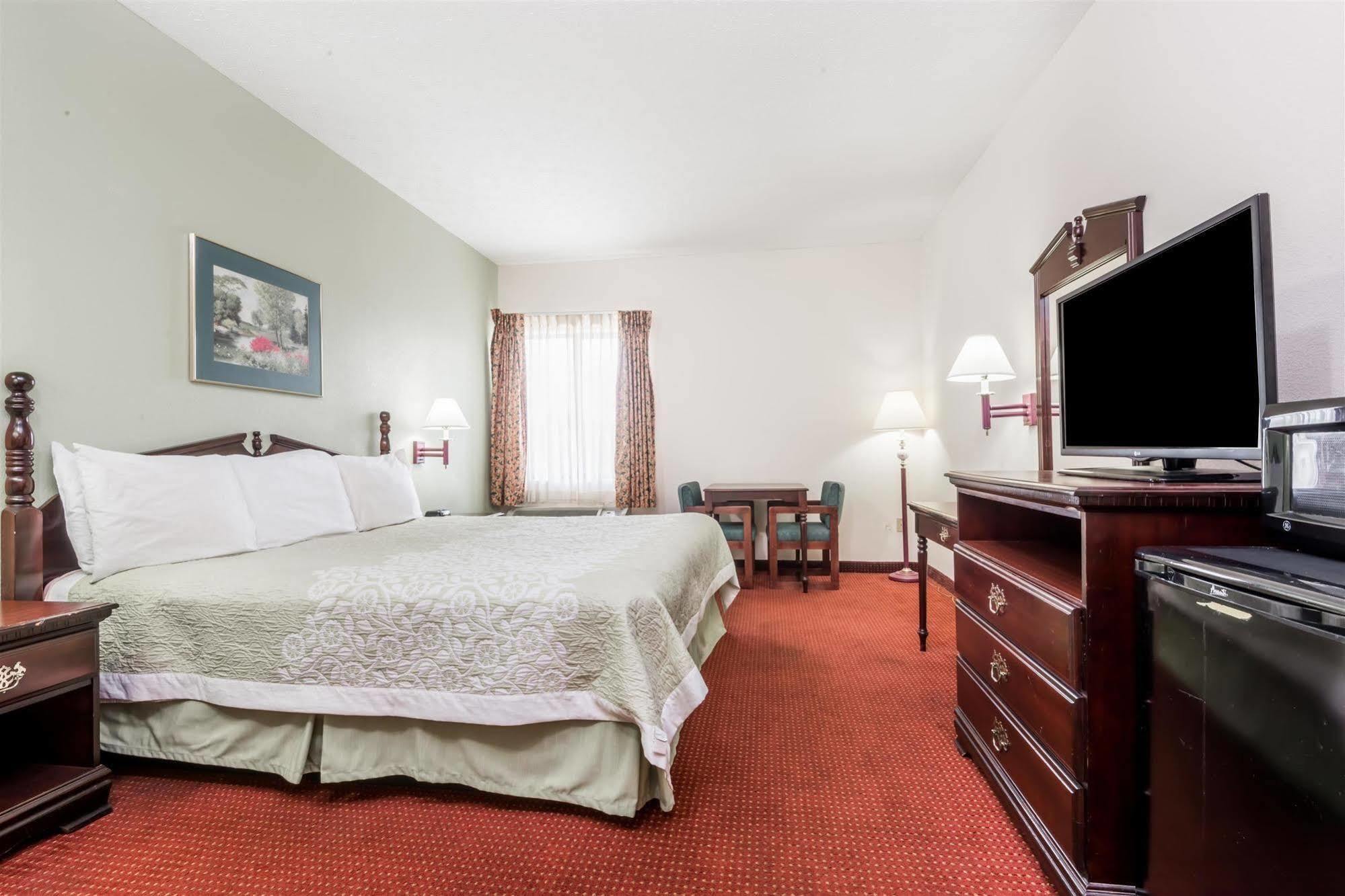 Days Inn By Wyndham Montgomery Dış mekan fotoğraf