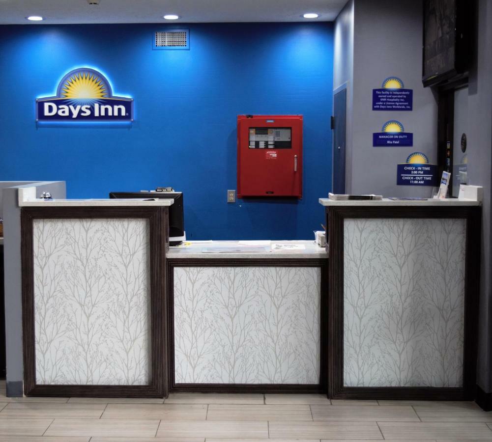 Days Inn By Wyndham Montgomery Dış mekan fotoğraf