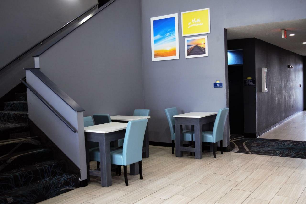 Days Inn By Wyndham Montgomery Dış mekan fotoğraf